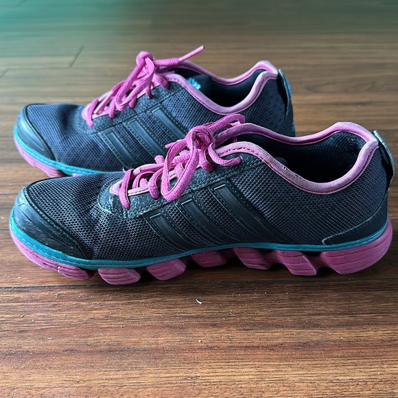 adidas Shoes - 👟👟Adidas Athletic Sneakers👟👟